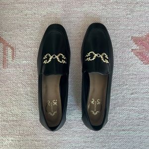 C Wonder Lina Black Size 8 loafer with gold buckle